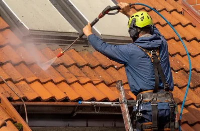 Démoussage et hydrofuge de toiture à Hermanville
